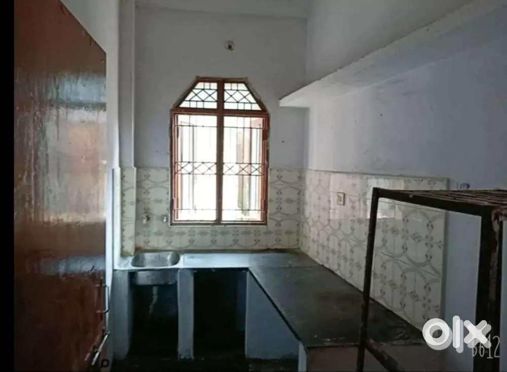 Flat for rent 600sqft 1st floor 24x7 water only family Ashoka garden