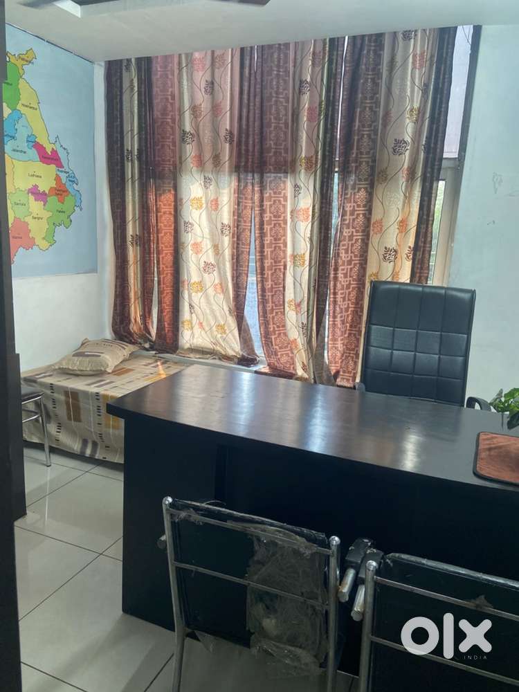 Fully furnished office with furniture for rent