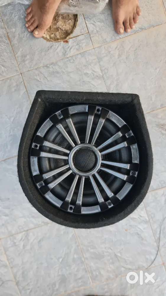 Bass tube sub woofer