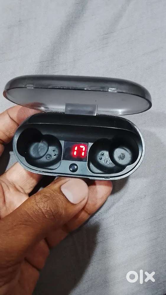 Fingers Go-Duet TWS Pods True Wireless Earbuds Charging Dock.