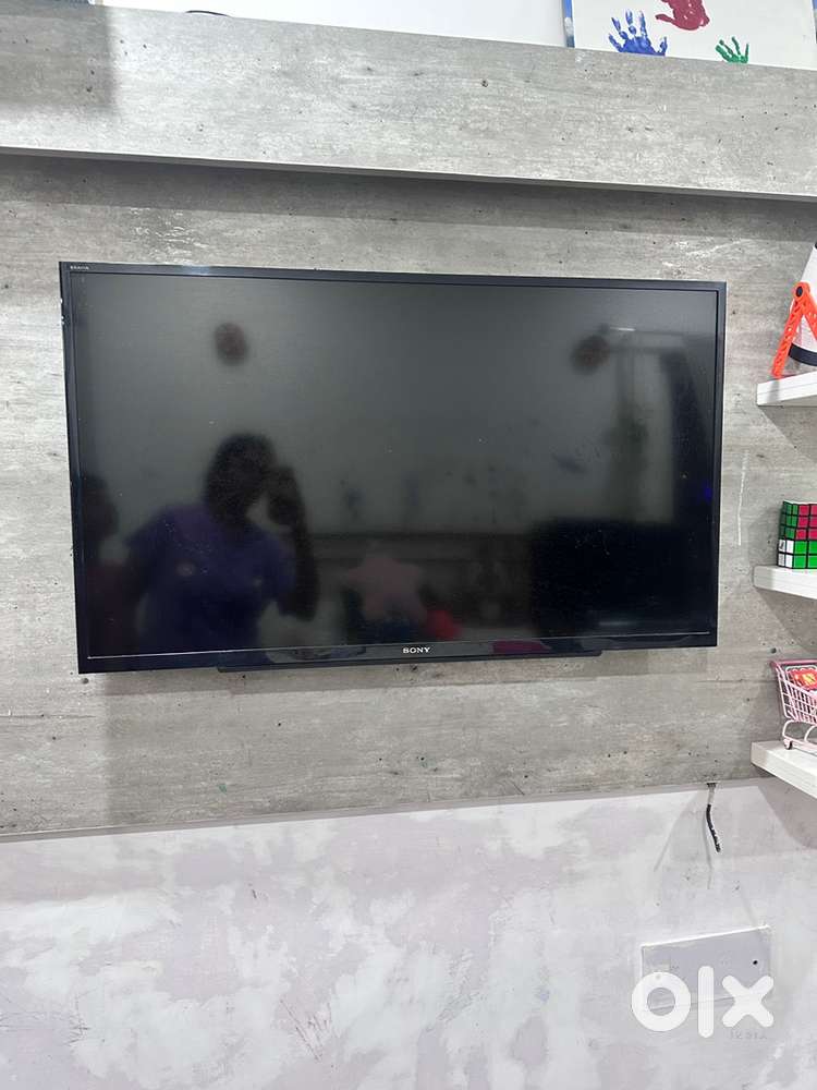 40” led tv is available for sale
