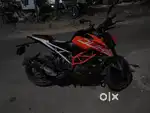 Duke 390 With ABS and AUX lights.