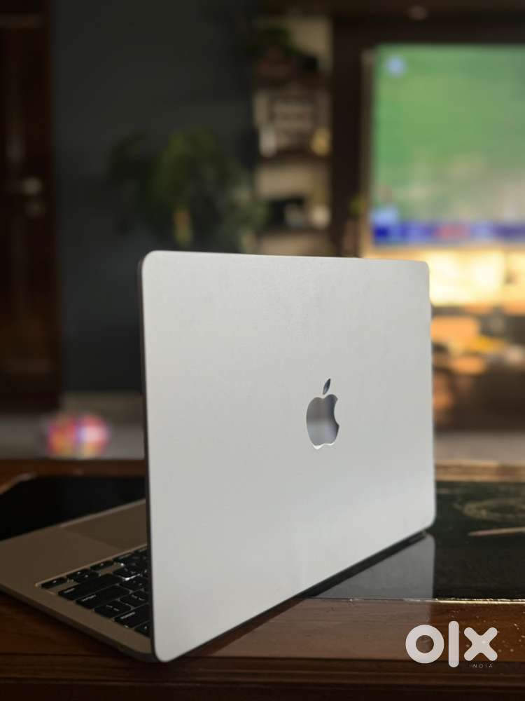 Apple mac book air 13 inch 256 gb ,star lite colour