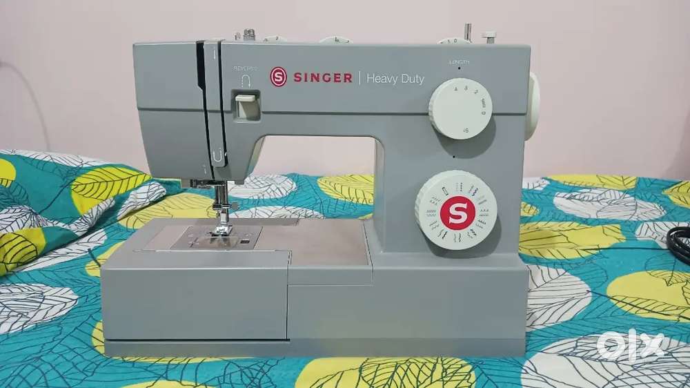 Singer Heavy duty sewing machine