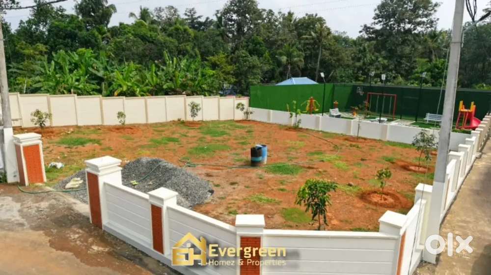 Near koratty town 7.5 cent villa plot-Park-Open Gym-Free reg -90% Loan