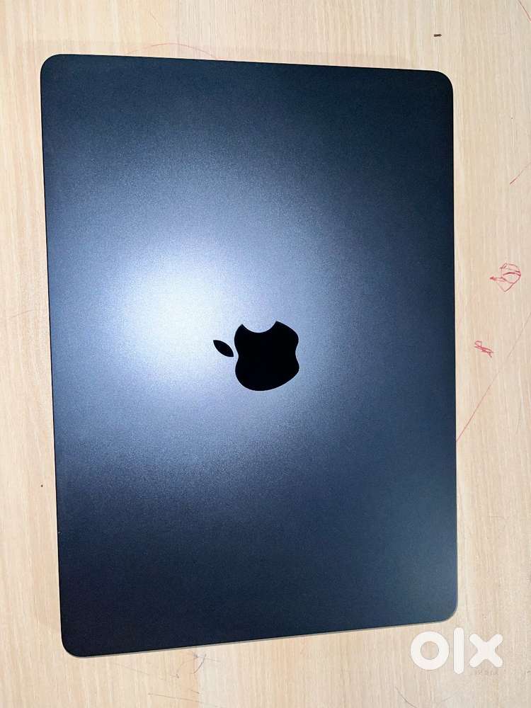 MacBook Air M2 16 GB. used for 2 months and under warranty