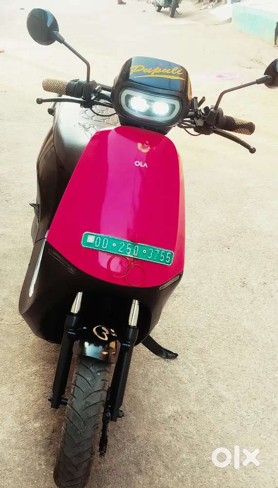 Battery 4kw . Mileage 140 with 1 time charging ECO mode