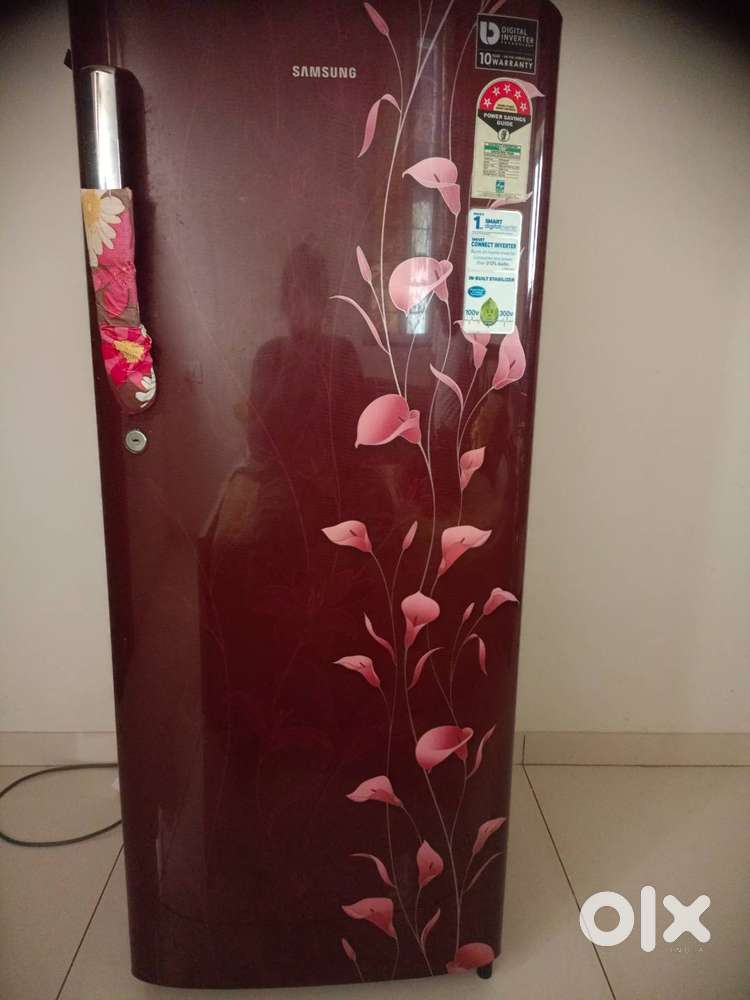 Single door fridge available for sale