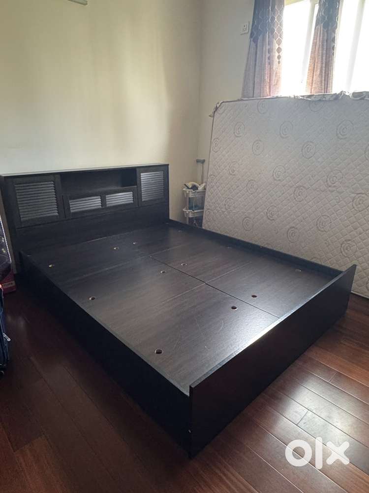 Pepper fry double bed with sleepwell mattress