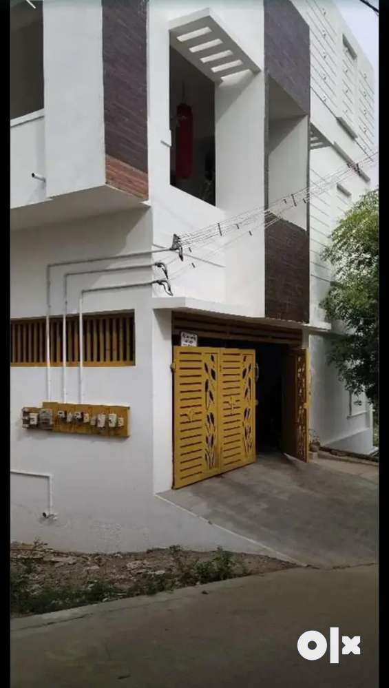 House for rent near SRV (CBSE) SCHOOL Main road 2 plots villa