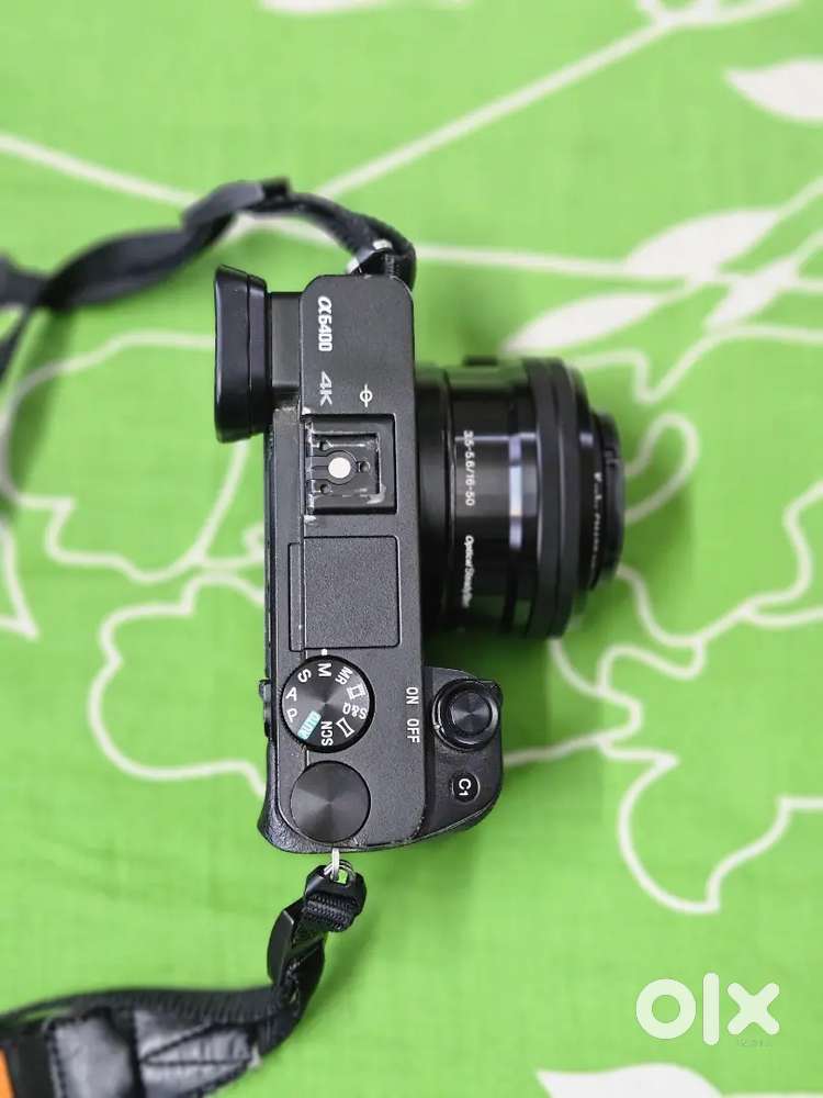 Sony a6400 good condition urgently sell