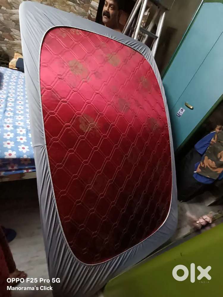 Matress with waterproof cover 4/7 one year old