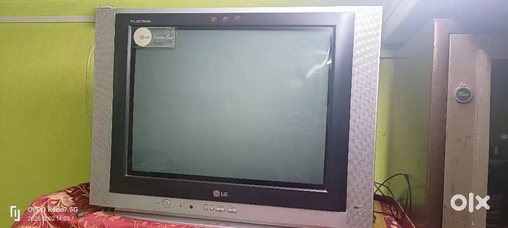 LG Flatron Golden Eye CRT TV – Very Good Condition