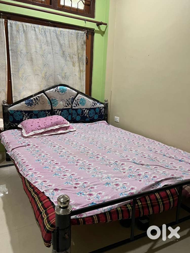 Queen size dobule bed good condition