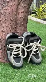 Premium quality 
Few times used
Perfect condition
No damage
Stylish