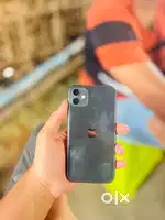 Iphone 11  4,128gb (BLACK)