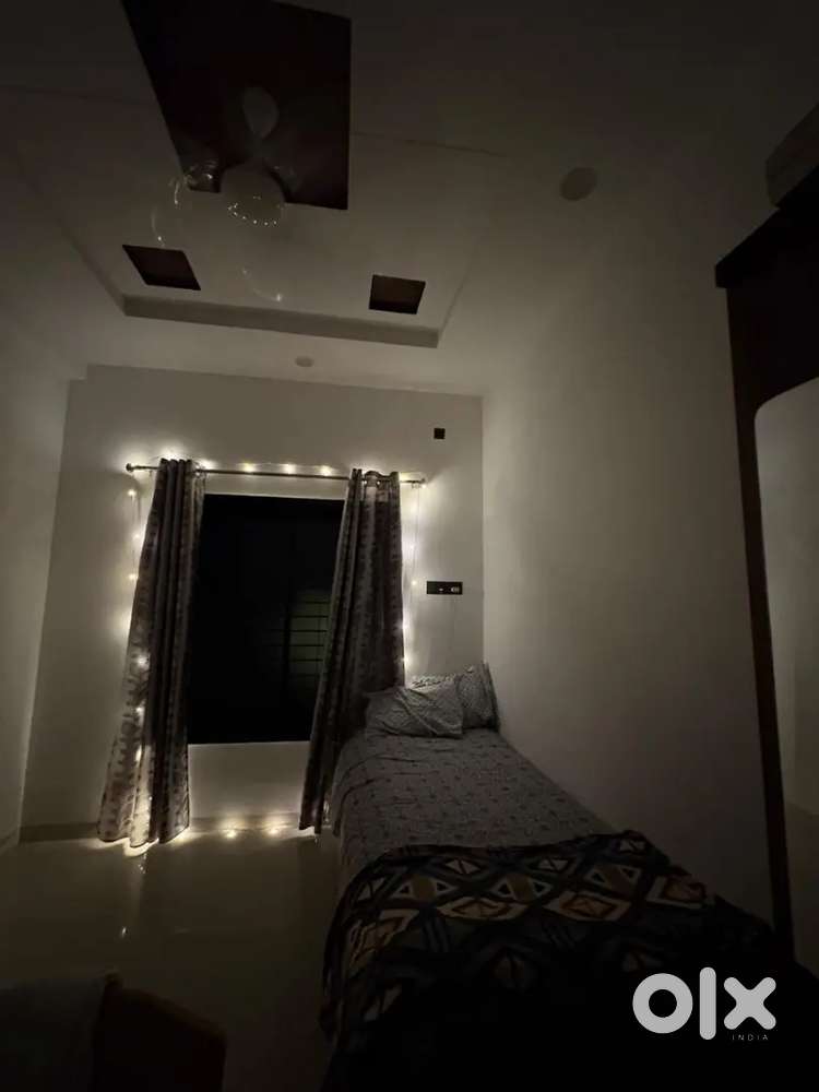 1 room available for girls