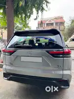 Toyota Innova Hycross 2.0 ZX Hybrid 7 STR, 2023, Petrol