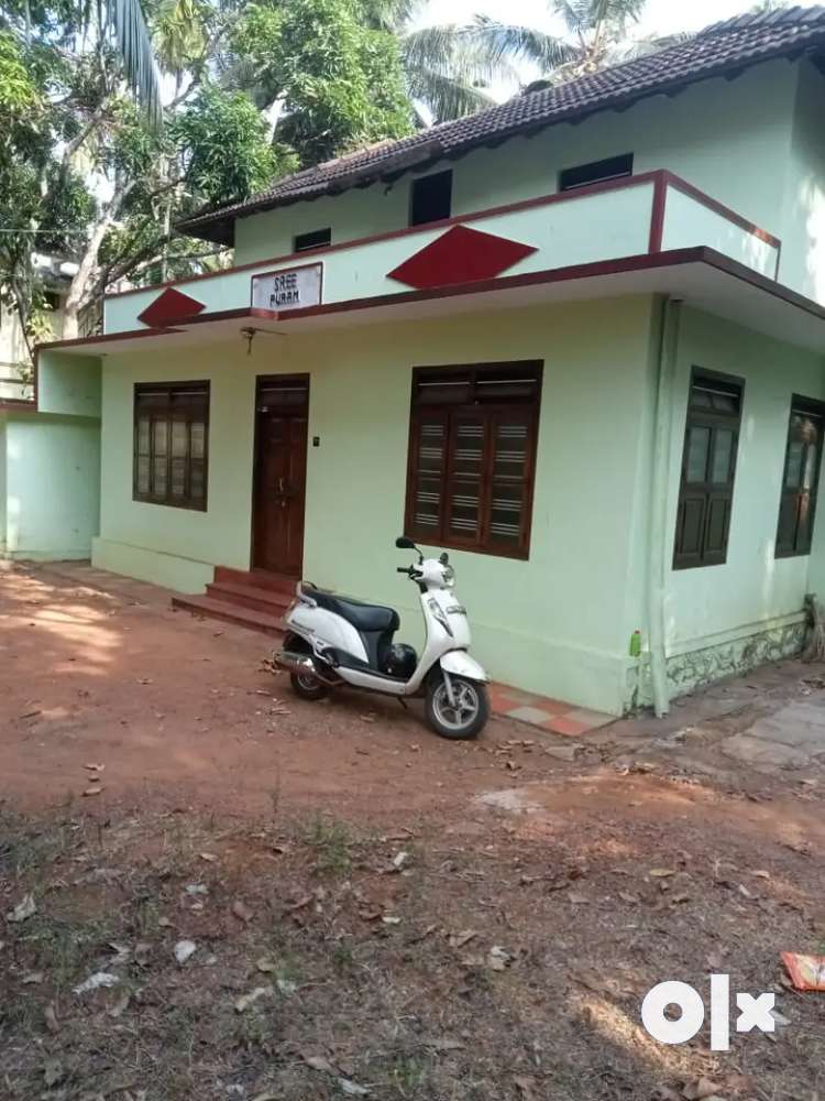 KOZHIKODE PARAYANCHERY 800sq ft OLD HOUSE FOR SALE