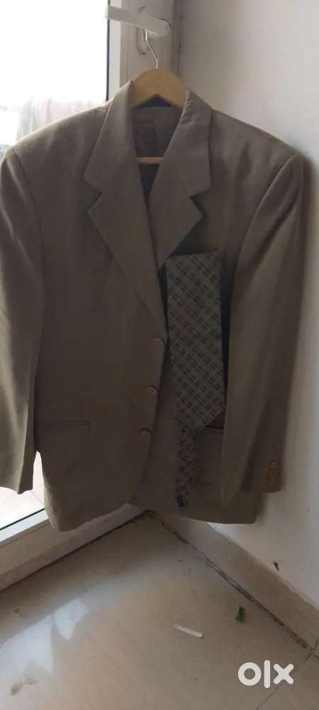 Mens Branded suits Black.. Light Green and Dark Brown
