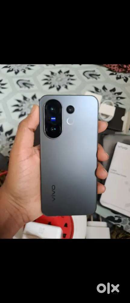 Vivo x200 pro and x200 fe,oneplus fold,oneplus 13,12r ,iphone 15 etc