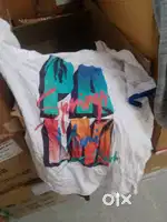 Max brand shirts,pants,  jeans, ect / 5000 pics / price per pic 50