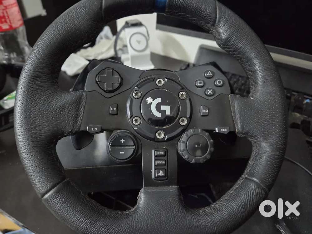 Logitech G923 (PS and PC) True Force Wheel with pedals
