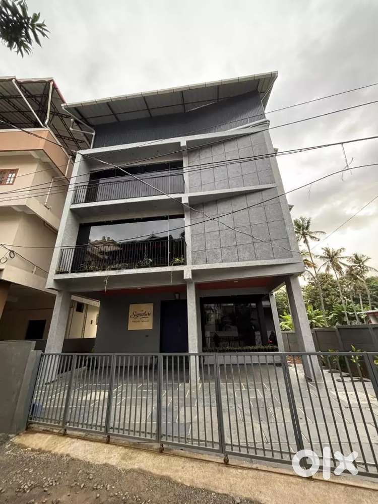 3700 SQFT COMMERCIAL BUILDING FOR SALE AT PALARIVATTOM NEAR BYPASS