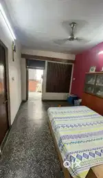 Mall road 2 bhk 4floor NO lift
