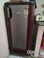 Kafi Purani Fridge hai  dikhne me but acchi cooling krti hai