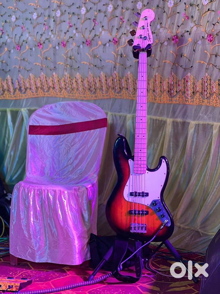 Fender squire jazz bass guitar for sell