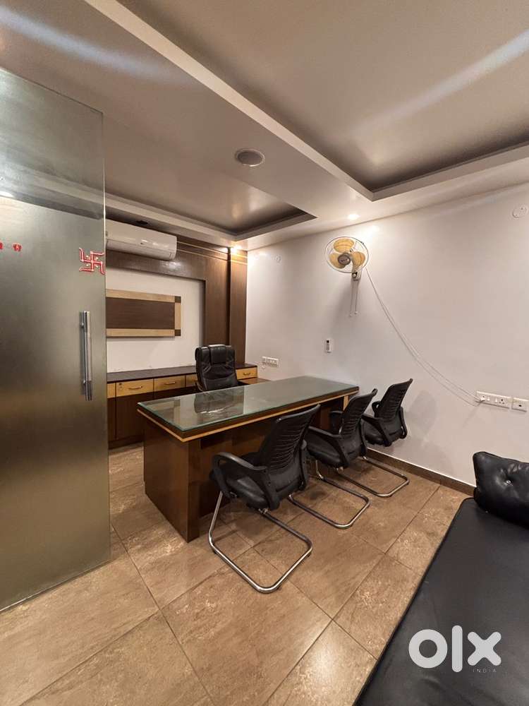 450sq.ft fully furnished office space available for rent in Gomti naga