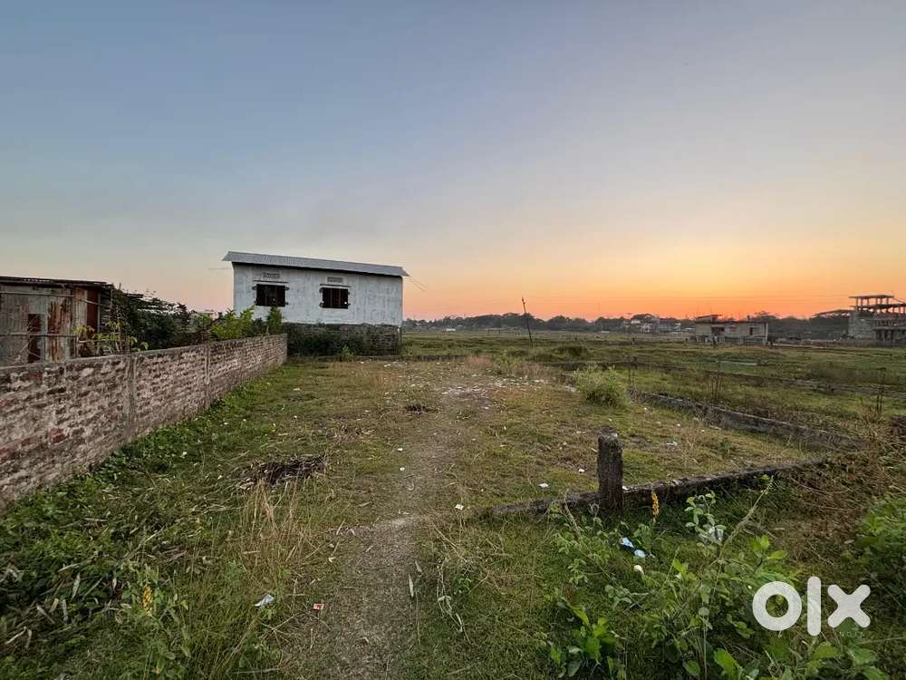 Land to be sold on Kathal road in Rajgiri lane