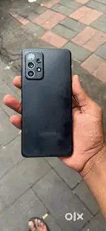 Display has small scratche , side small broken
