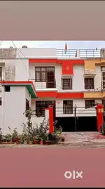sell karna hai House me 4 bedrooms 2 kitchen 3 bathroom 1 park