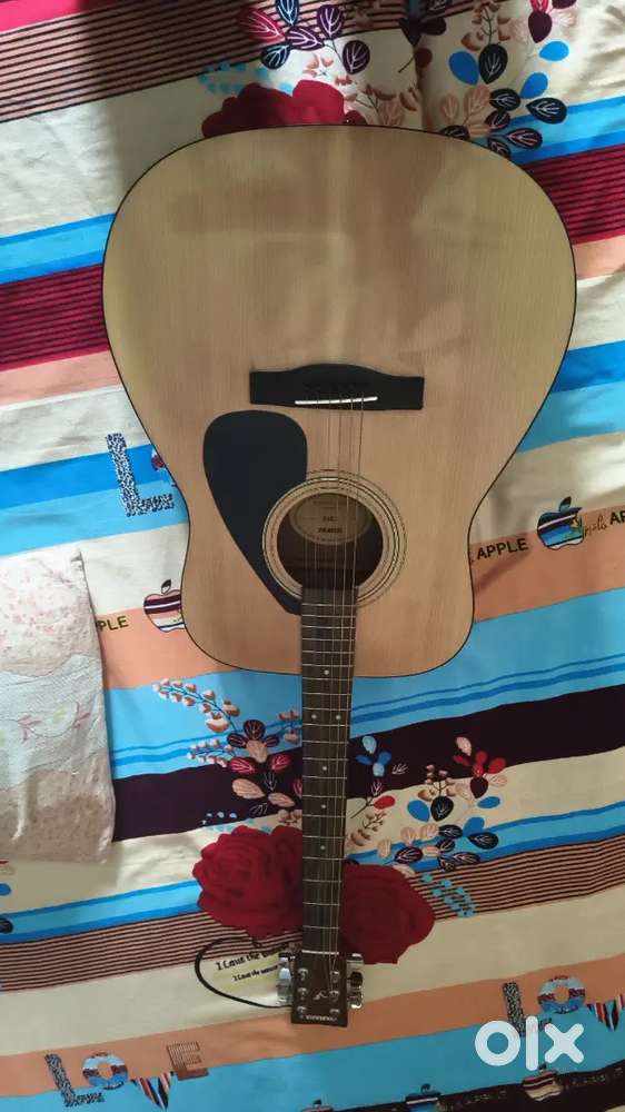 Yamaha guitar F310