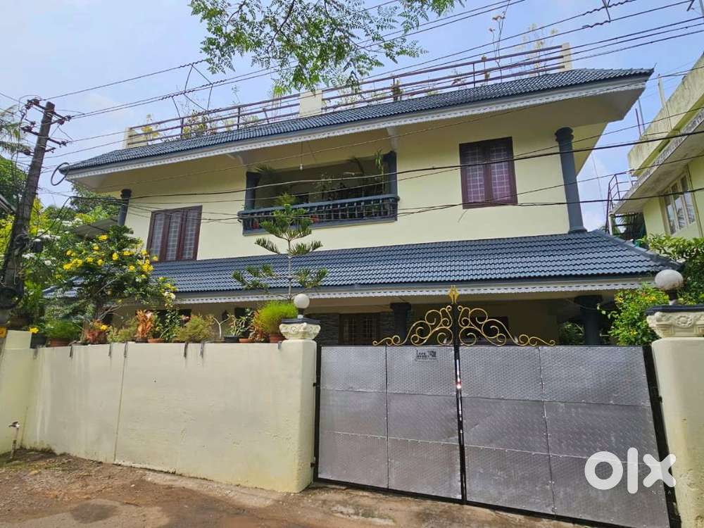6.25 cent plot with 2000sqft 4BHK house  sale at Mekkara,Thripunithura