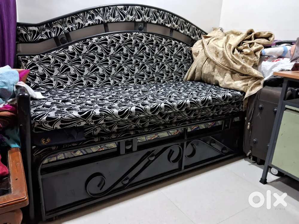 Sofa come bed