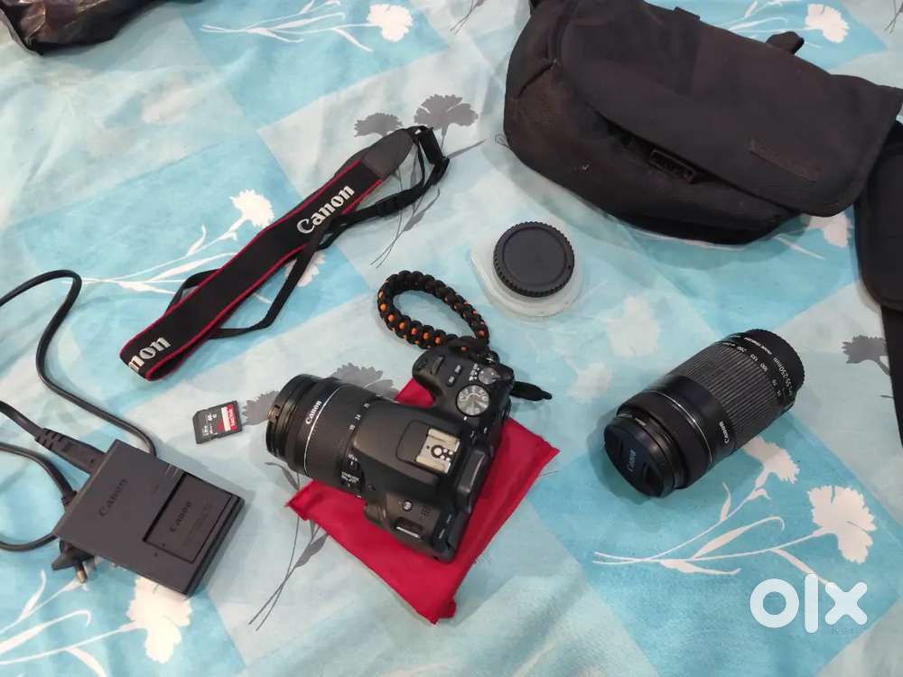 Canon 200D with dual lens and kodak tripod