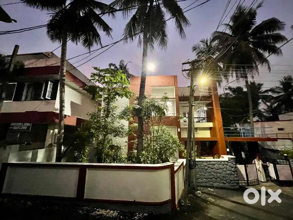 Commercial Space 8.5Cents For Sale per cent 1.8CR