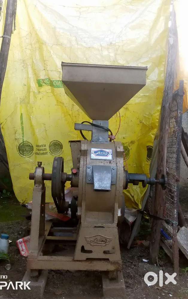 10 Inch Atta Chakki Vertical Flour Mill 1.5 HP Atta chakki Machine