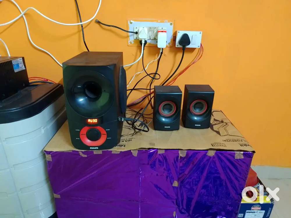 PHILIPS 2.1 SOUND SYSTEM