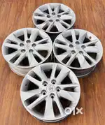 16 inch innova crysta hycross Toyota OEM alloy wheels Set of 4