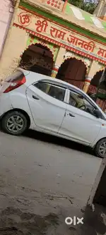 Dusri gaadi lena hai isiliye bech rahe haj