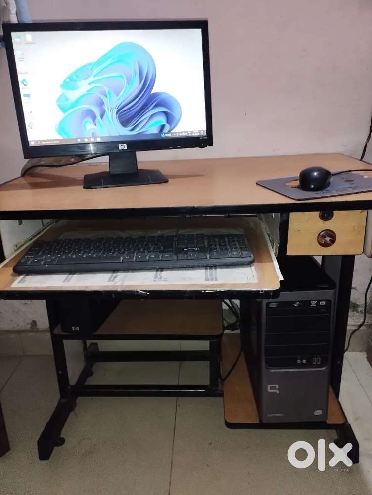 FULL SET HP COMPUTER, WITH TABLE, CHAIR AND UPS