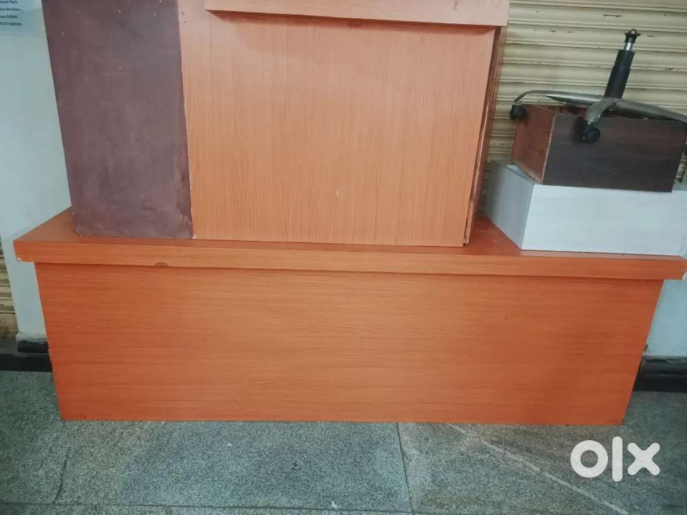 Shop counter
