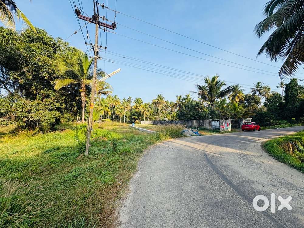 4 Cent or 10.5 Cent plot for sale