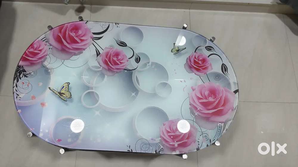 Selling Beautiful Glass Top Tea/Side Table with Storage (On Wheels!)