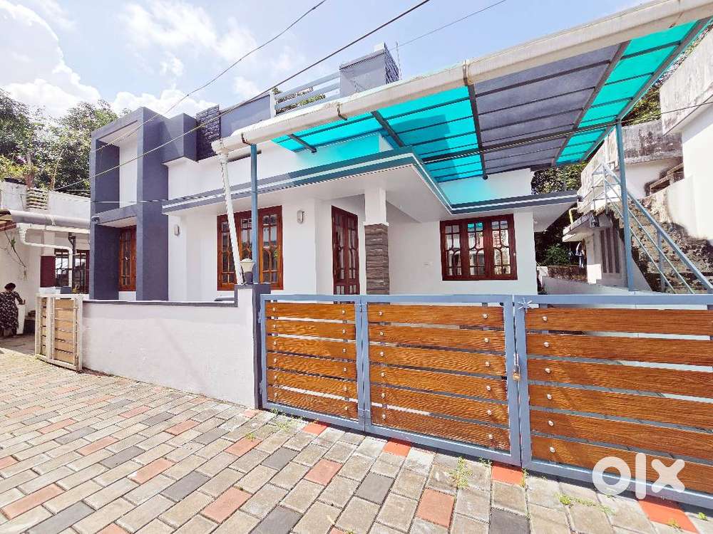 3BHK Old Villa for Sale – Near Kongorpilly , Varapuzha