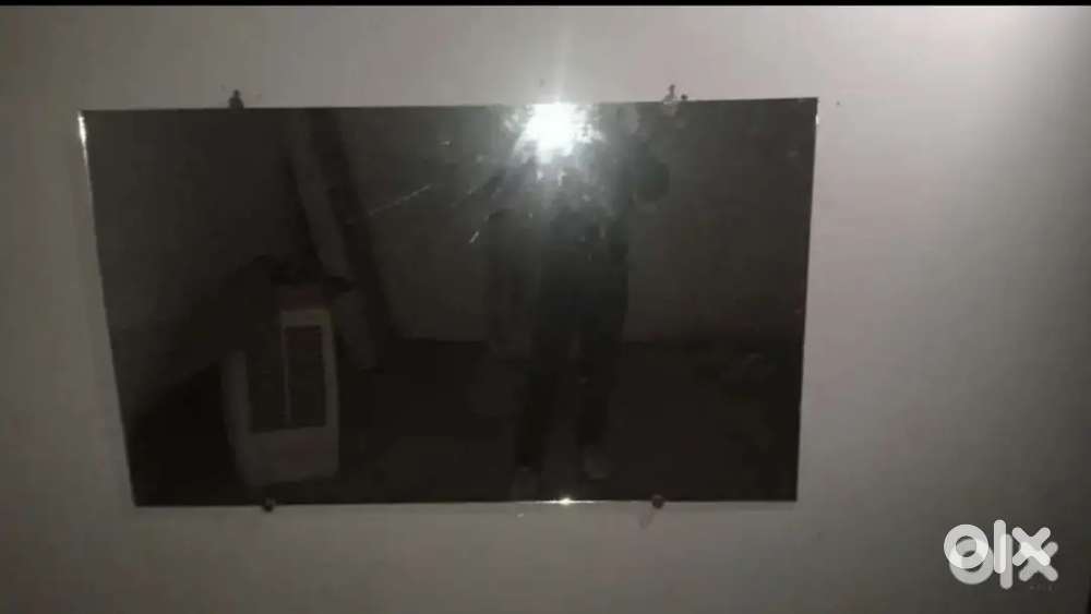 Dresssing mirror